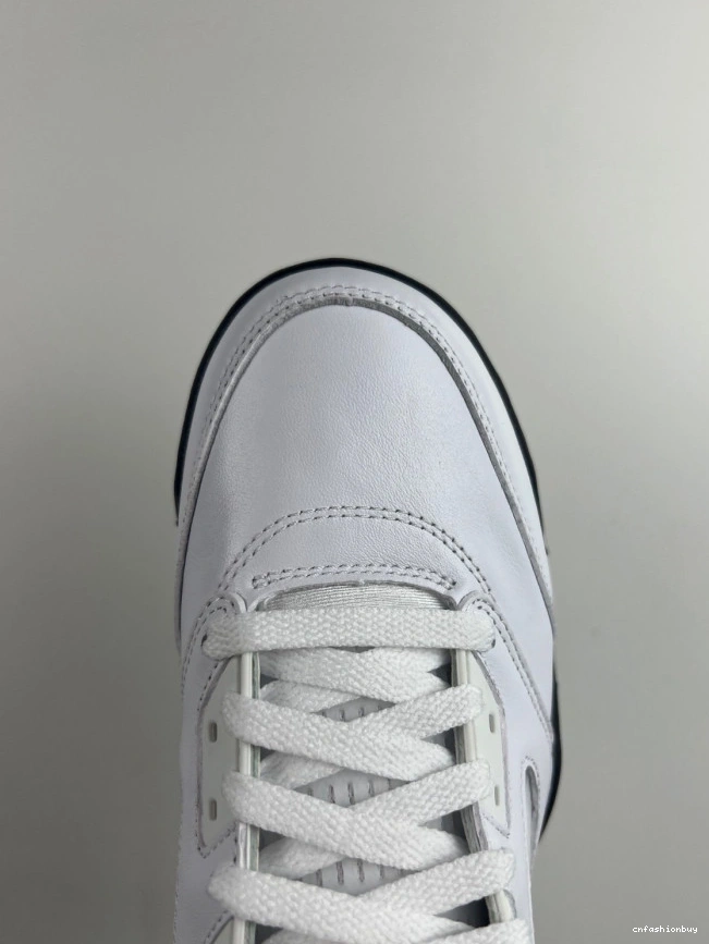 5 JORDAN AIR RETRO DD0587-110 'WHITE BLACK' 1207